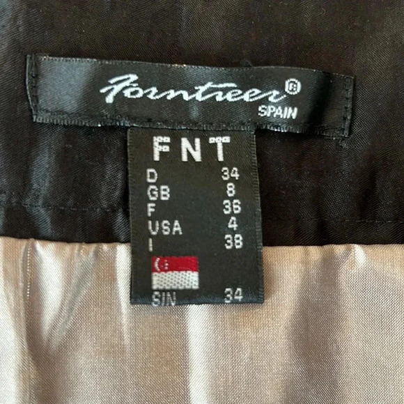 FNT Forntreer skirt size 4 made in Spain - Picture 4 of 5